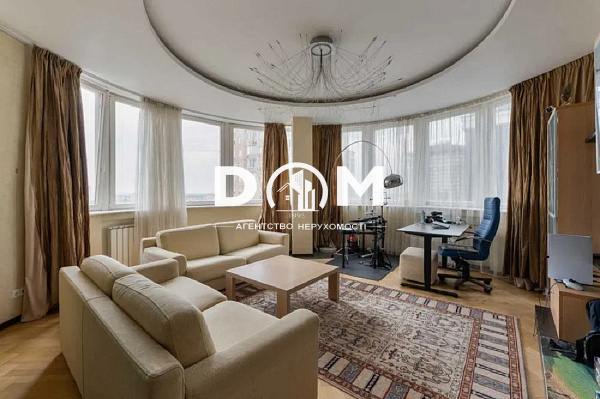 Продаж 3 кім. 122 кв.м. Вул. Левка Лук`яненка 21. метро Мінська