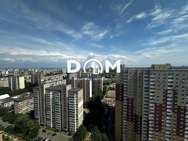 Продаж 1 кім. ЖК варшавський . вул. Олександра Олеся 2В