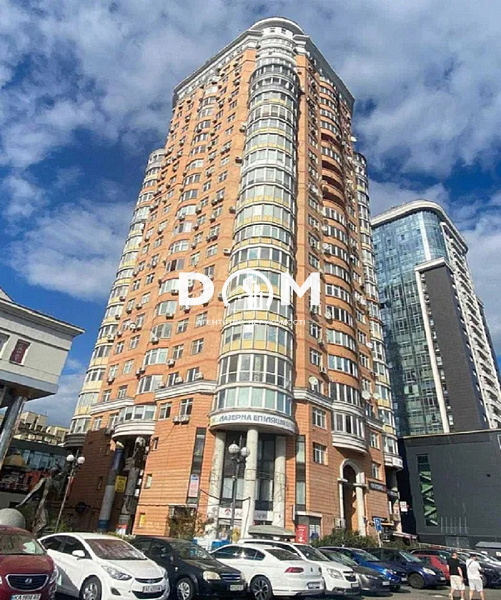 Продаж 3 кім. 122 кв.м. Вул. Левка Лук`яненка 21. метро Мінська 